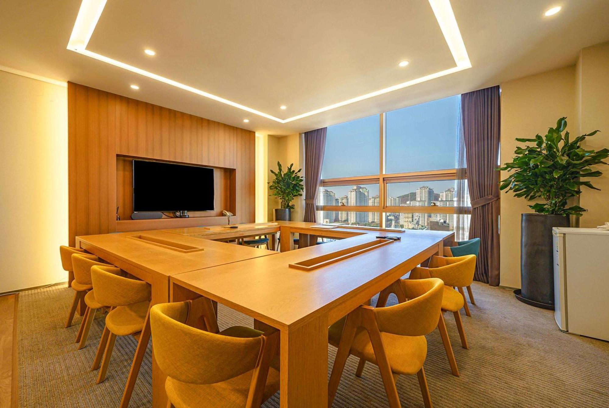 Gloucester Hotel Incheon Bagian luar foto