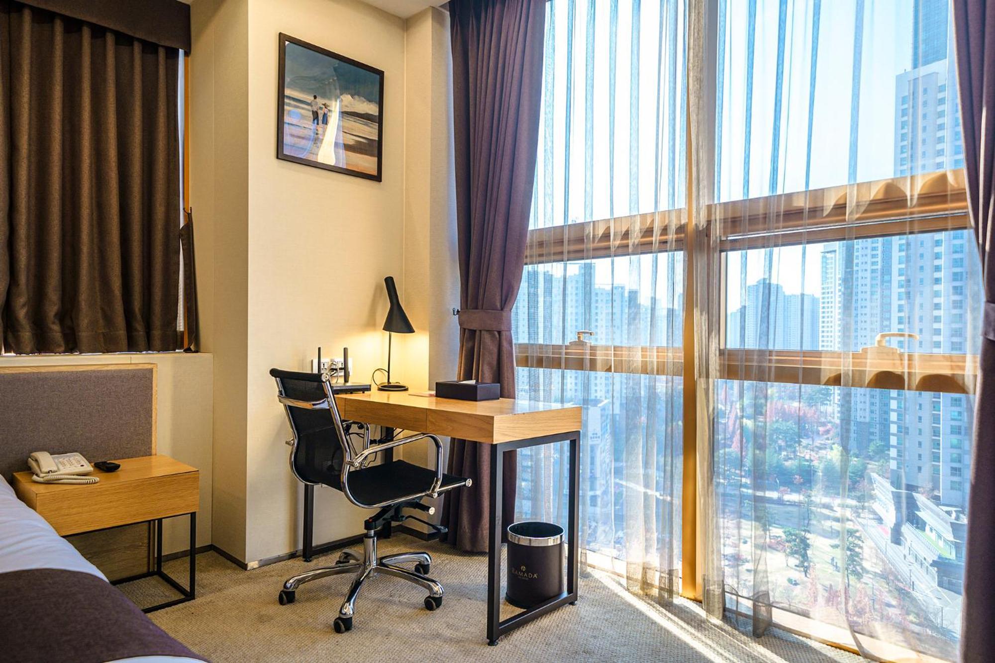 Gloucester Hotel Incheon Bagian luar foto